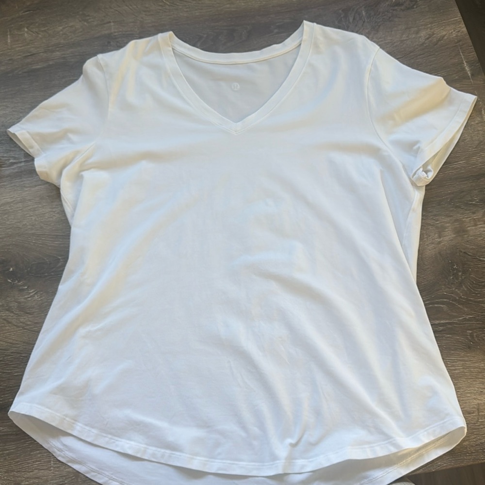 Lululemon white tshirt vneck see measurements since size isn’t showing